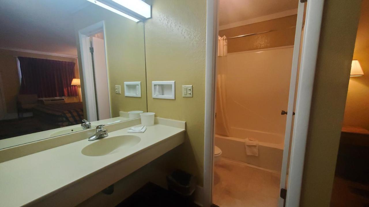 Americas Best Value Inn Kodak - Sevierville Екстер'єр фото