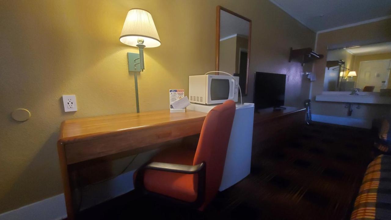 Americas Best Value Inn Kodak - Sevierville Екстер'єр фото